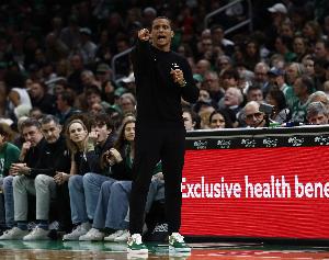 馬祖拉：下半場成功遏制對(duì)手進(jìn)攻波 減少失誤阻止他們上罰球線