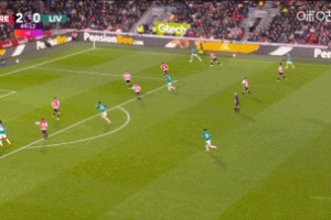 科爾克茲半場(chǎng)補(bǔ)時(shí)破門，利物浦扳回一球