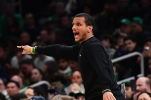 馬祖拉暫停喊話：小喬丹4天前還是個(gè)街溜子 你卻讓他在你身上扣籃