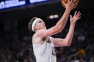 里夫斯目前賽季總得分143分 追平亞歷山大 并列聯(lián)盟第一