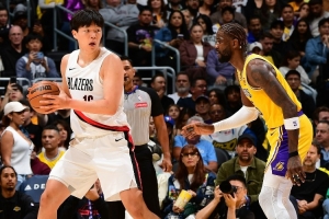 徐靜雨：楊瀚森作用還不如布朗尼大 我上去恐怕都能撿到1個籃板