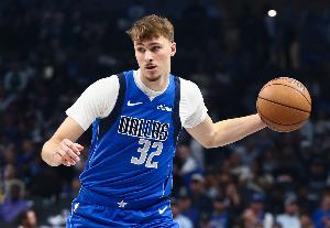 基德：弗拉格的左肩首個(gè)回合就被撞傷 他堅(jiān)持打完了比賽