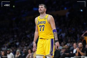 雙重打擊！Shams：東契奇左手手指扭傷+左小腿挫傷 至少缺陣一周