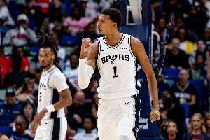 這就有點嚇人了！文班前兩個賽季僅1場失誤數(shù)為0 本賽季2場都是0