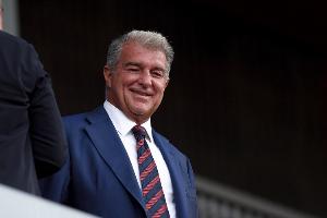 拉波爾塔：皇馬TV給裁判施加了不當?shù)膲毫?，我們不扮演受害? >
                                        </div>
                                    </div>
                                                                        <div   id=