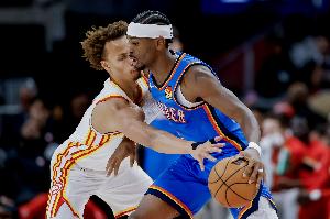 神的武器11中10！亞歷山大三節(jié)打卡30分場均跌至40分5.7板5助