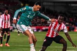 一瀉千里！5輪時利物浦積15分5分領(lǐng)跑，9輪后還是15分被曼聯(lián)反超