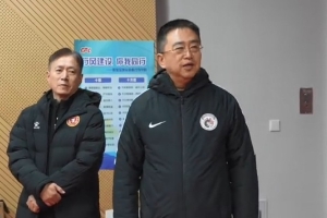 沈陽(yáng)市委副書記親臨更衣室祝賀鐵人：明年在中超繼續(xù)展現(xiàn)鐵人精神