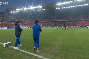 阻擊爭(zhēng)冠3隊(duì)！韓鵬上任后3-1海港、6-0國(guó)安、3-3申花，僅1-2蓉城