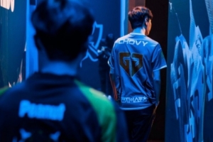 Peanut：在從前他有還弱點，但現(xiàn)在的Chovy可以說是無懈可擊