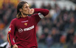 托蒂：我和斯帕萊蒂的事情該放下了，若他去尤文會(huì)是偉大的簽約