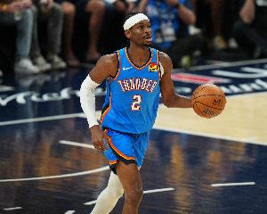 一線之隔！亞歷山大半場兩分球6中6&三分球4中0拿到13分4板2助1帽