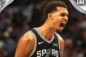 我得自降標(biāo)準(zhǔn)??？文班賽季前三戰(zhàn)至少100分15帽 NBA歷史首人