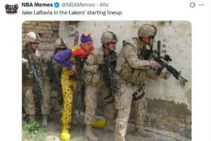 美媒調(diào)侃拉拉維亞打首發(fā)：一個小丑企圖混入特種部隊之中