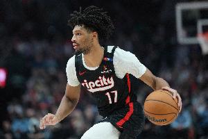 小里程碑！夏普成為開(kāi)拓者隊(duì)史最年輕命中1000個(gè)運(yùn)動(dòng)戰(zhàn)進(jìn)球的球員