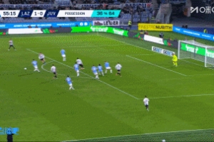 已身背一黃！麥肯尼推倒貢多齊，裁判沒表示、貢多齊憤怒抗議