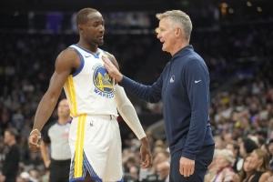 庫明加開季驚艷表現(xiàn)獲科爾盛贊 無論留隊或交易都將成為球隊關(guān)鍵