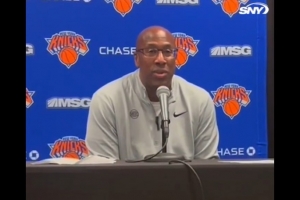 邁克-布朗：進(jìn)攻停滯拖累了防守 球根本傳不起來(lái)所有人只是原地看