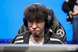 ELK更新微博自證：“昨天感冒，吃完飯直接睡了，清者自清?。　? >
                                        </div>
                                    </div>
                                    <div   id=