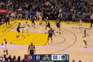 出其不意！巴特勒面對(duì)保羅 直接顛投干拔三分命中！