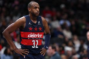 佛伯樂(lè)給我嚴(yán)查！奇才剩6秒直接長(zhǎng)傳前場(chǎng) 完成失誤自殺！