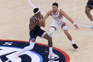 盧：還沒(méi)確定誰(shuí)頂替比爾首發(fā) 他背部仍然有一些痛感