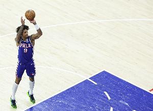 拼勁十足！烏布雷13中5得17分11板1助1斷1帽 三分5中3