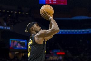 勇記：雖然三分未必是巴特勒拿手好戲 但他現(xiàn)在投得確實(shí)輕松自如