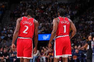 庫(kù)里：我們派多人防守哈登小卡 讓他們?cè)谌硕牙锎蚯? >
                                        </div>
                                    </div>
                                                                        <div   id=