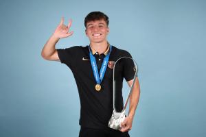 世體：巴薩18歲中場胡安-埃爾南德斯合同將到期，巴黎有意免簽