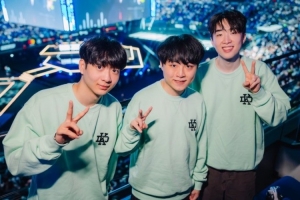 LOL官推曬DK三人組照片：看看誰來了！