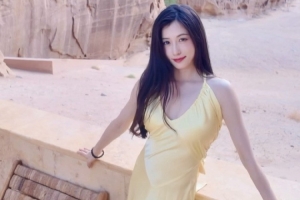 主持張小薇曬旅游照：沙特真的美的不像話，后勁太大