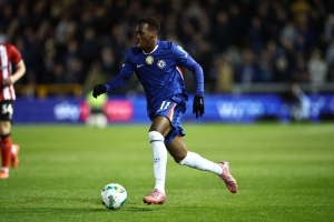 TA：切爾西再次暴露防線弱點(diǎn)，吉滕斯、桑托斯的表現(xiàn)值得肯定