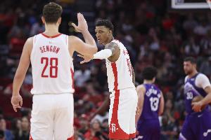 31助攻！賈巴里-史密斯：他們都在包夾申京和KD 我們不斷分享球權(quán)