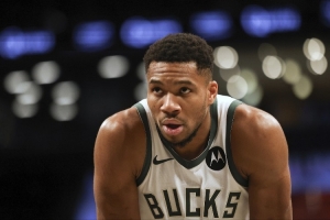 字母哥未來(lái)仍存變數(shù)？尼克斯雄鹿各自等待時(shí)機(jī) 交易或只是推遲