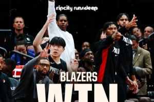 開拓者官方曬贏球海報(bào)：利拉德&楊瀚森入鏡 替補(bǔ)席眾將慶祝