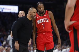 火力充足！杜蘭特半場9中6拿到全隊(duì)最高14分外加1板1帽