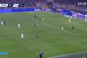 巴斯托尼長(zhǎng)傳，勞塔羅禁區(qū)內(nèi)回做，迪馬爾科低射稍稍偏出