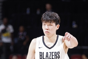 朱芳雨：楊瀚森還有很多的提升空間 還需要更多時(shí)間來適應(yīng)NBA強(qiáng)度