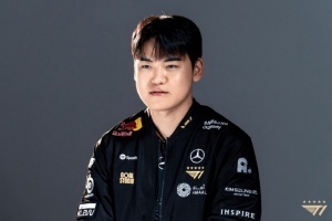 使用卡莎助T1獲勝拖至決勝局 而Gumayusi卡莎也終結五連敗