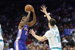 76人場(chǎng)均16.3記三分聯(lián)盟第二高！隊(duì)內(nèi)3人場(chǎng)均至少3記三分！