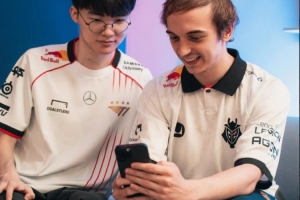 G2官媒曬Faker與Caps合影：是的，我們都選了冰鳥