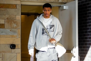 穿衣也致敬小帥？賈巴里-史密斯曬出日常穿搭