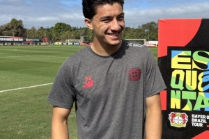 馬卡：19歲馬扎在勒沃庫(kù)森表現(xiàn)出色，已經(jīng)接近成為首發(fā)