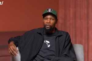 為啥在意住在地下室網(wǎng)友說的話？KD：想質(zhì)疑我 為啥不TM直接問我