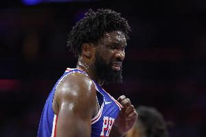 恩比德承認比賽后期感到疲憊：正因如此 他們應(yīng)該增加我的時間