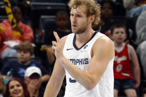 效果真不錯(cuò)！蘭代爾半場14分鐘 5中4高效砍下9分2板1助1斷