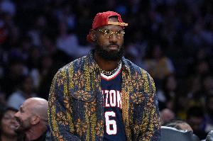 和詹姆斯聊過退役？安東尼：還沒有 這是一個非常敏感的時期