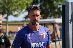 奧格斯堡球迷拉橫幅抗議糟糕表現(xiàn)，瓦格納：當(dāng)然遺憾，但必須接受