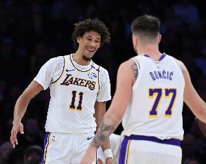 東契奇：必須夸夸海斯 我覺得他本場發(fā)揮太出色了